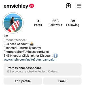 Follow my instagram!